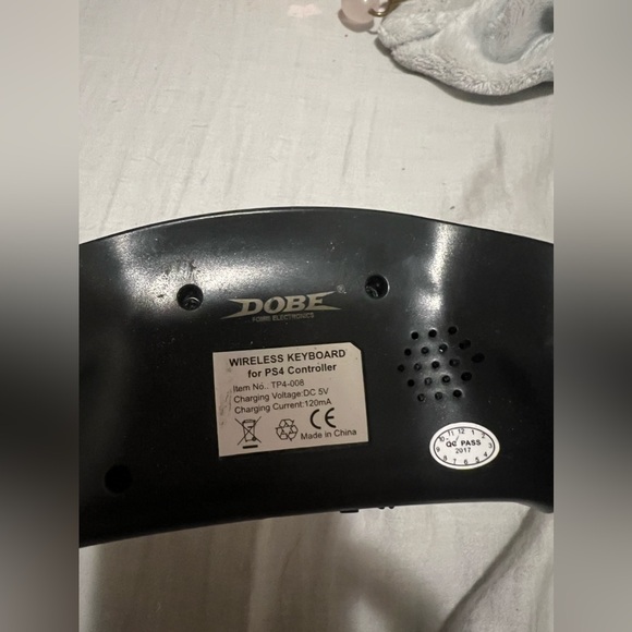 Dobe TP4-008 PS4 Slim/Pro Wireless Keyboard - Picture 3 of 4